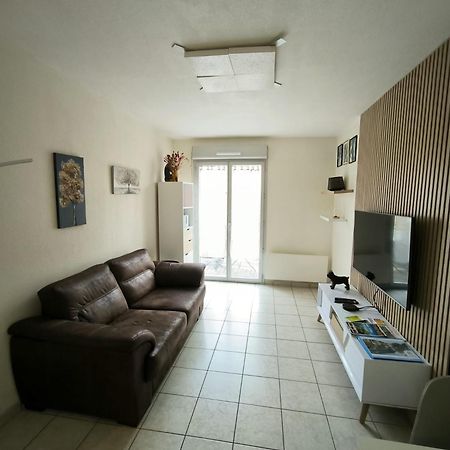 Appartement T2 En Residence Securisee Oloron-Sainte-Marie Extérieur photo